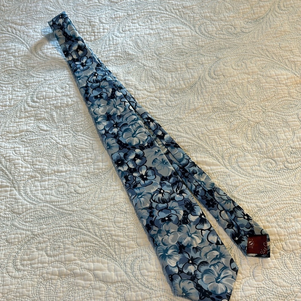 Vintage Oleg Cassini Blue Floral Tie
